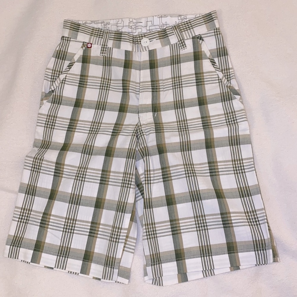 Boys large size 26 plaid 100% cotton shorts.